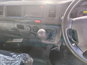 Toyota HiAce 2019 Silver