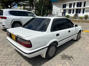 Toyota Corolla 1.3 Hatchback 1988 White