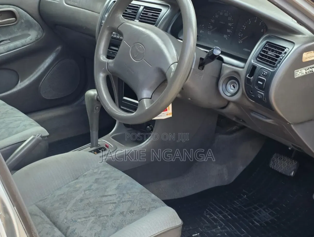 Toyota Corolla 2000 Silver