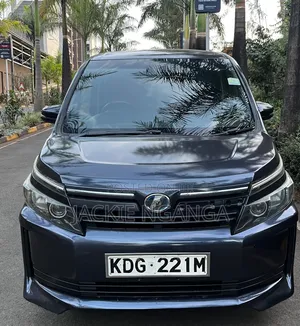 Toyota Voxy 2015 Blue