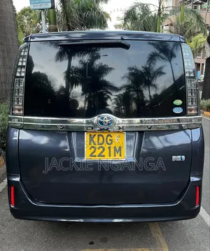 Toyota Voxy 2015 Blue