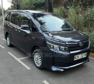 Toyota Voxy 2015 Blue