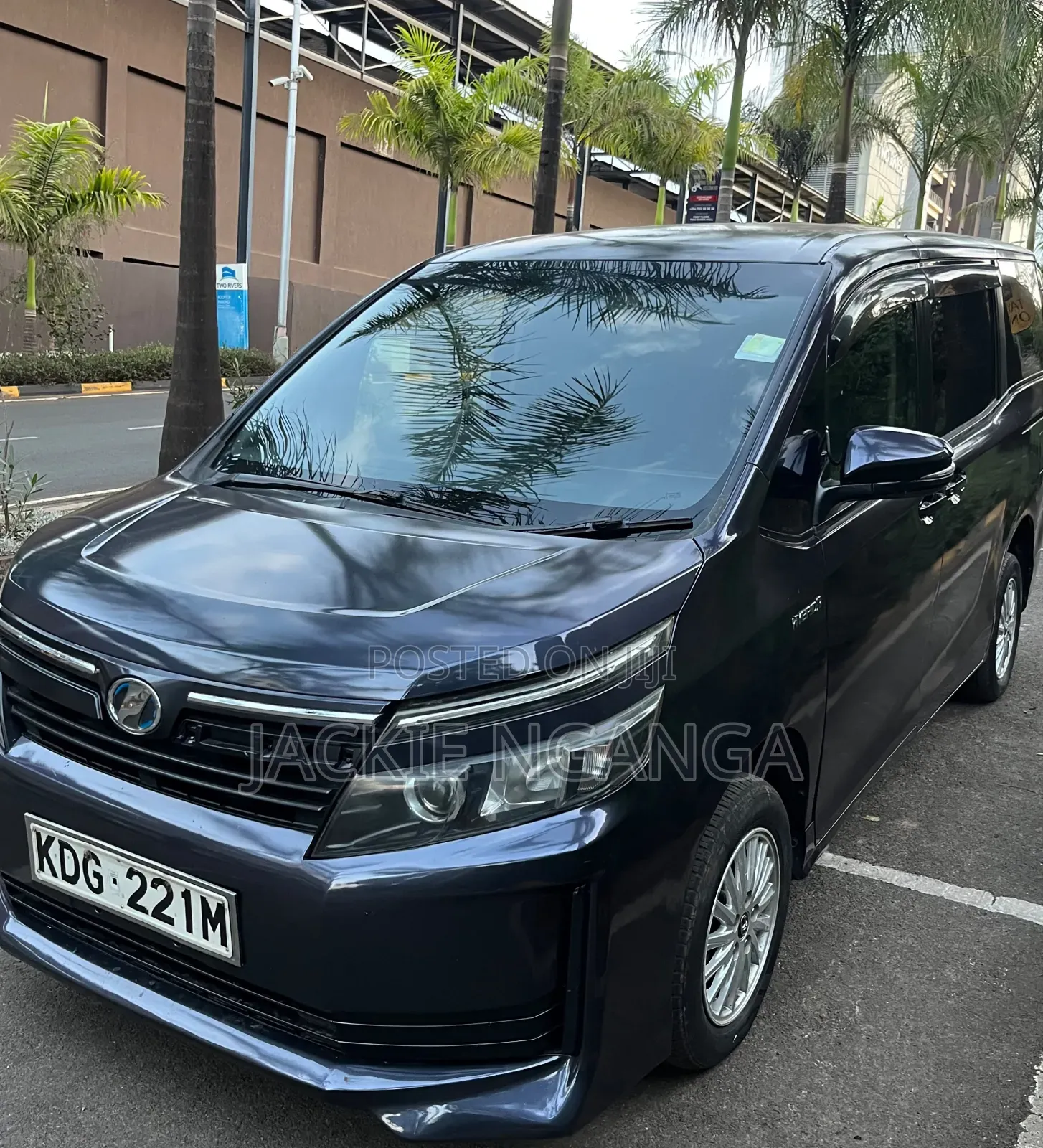 Toyota Voxy 2015 Blue