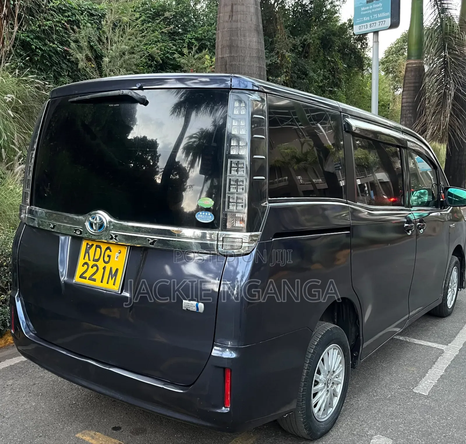Toyota Voxy 2015 Blue