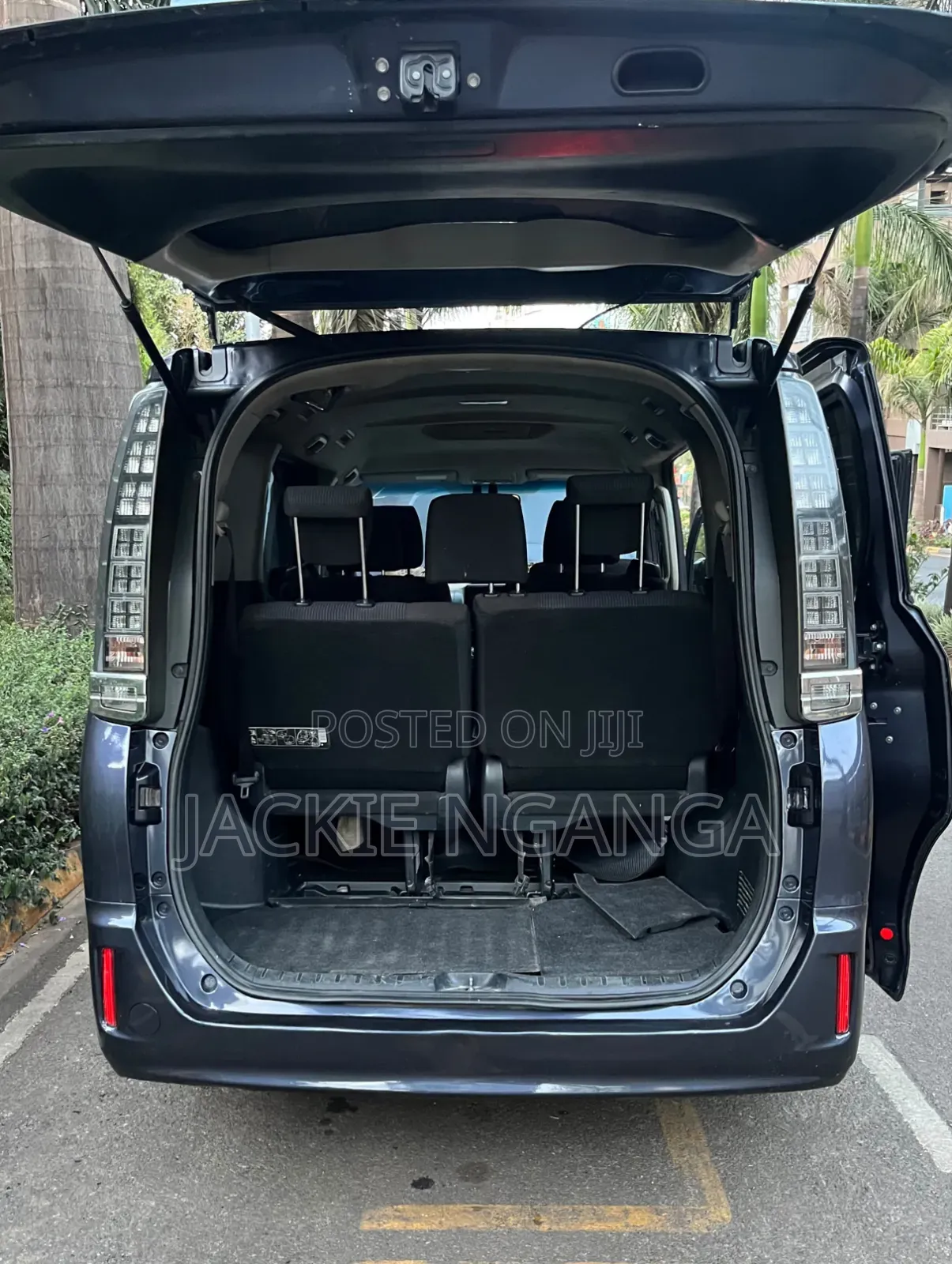 Toyota Voxy 2015 Blue