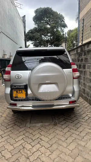Toyota Land Cruiser Prado 3.0 TD 2011 Silver