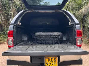 Toyota Hilux 2012 Gray