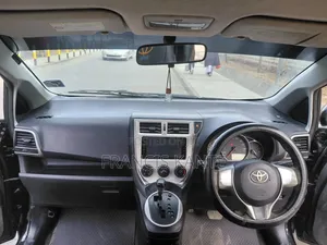 Toyota Ractis 2011 Black