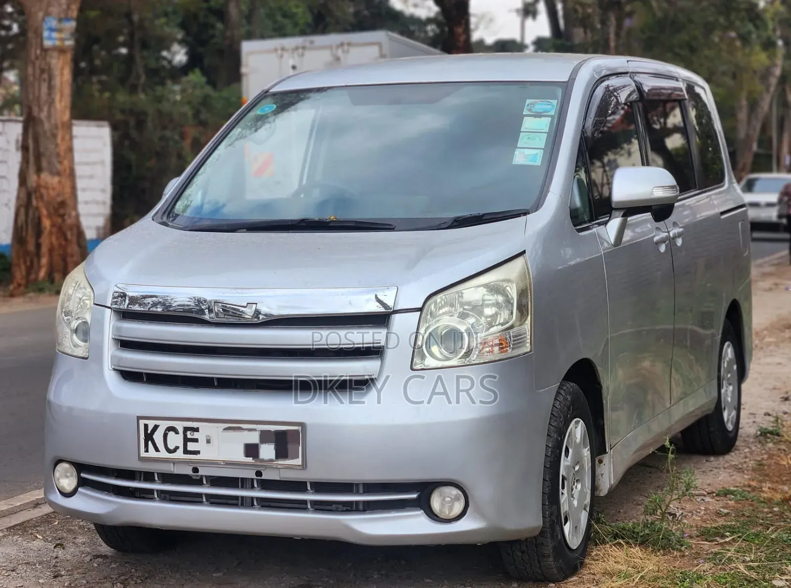 Toyota Noah 2008 Silver