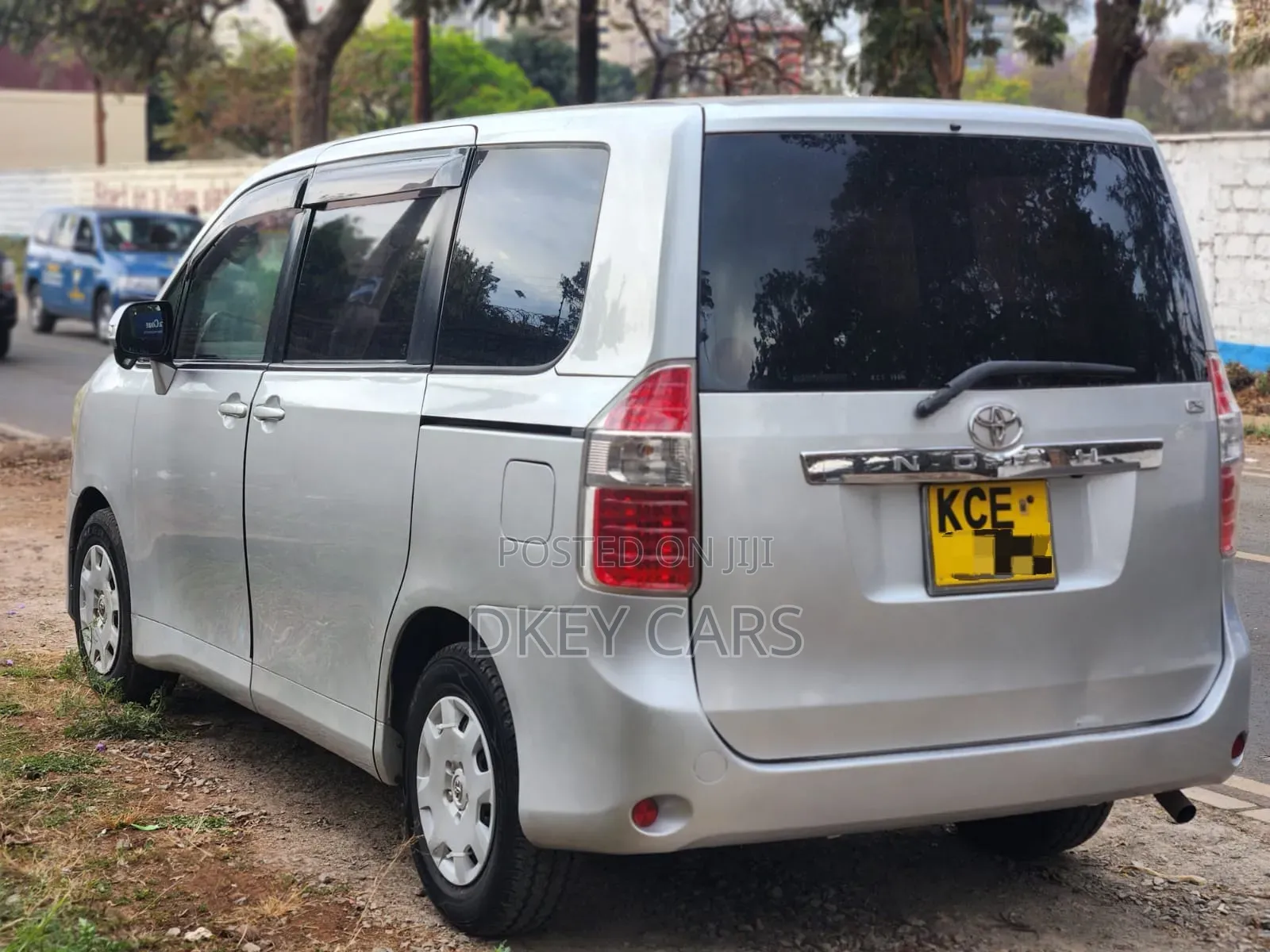 Toyota Noah 2008 Silver