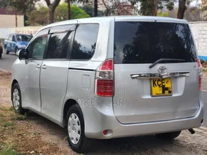 Toyota Noah 2008 Silver