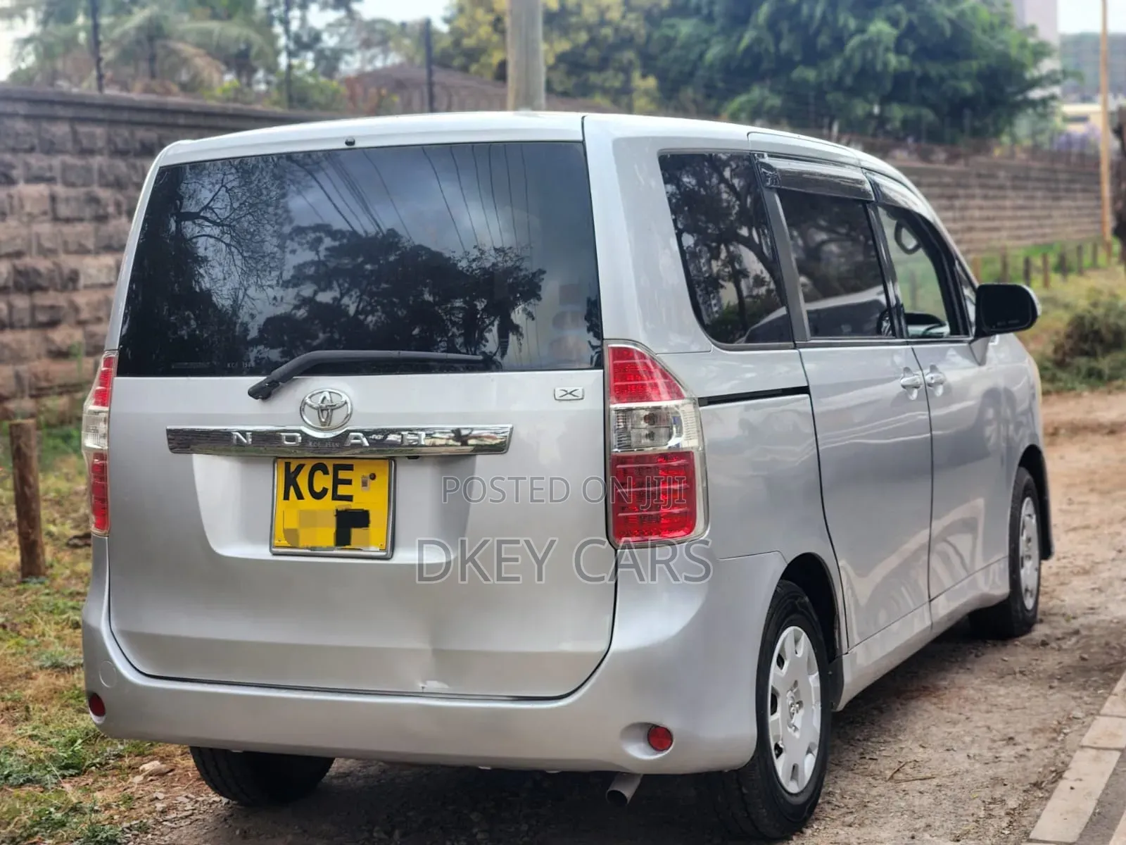 Toyota Noah 2008 Silver