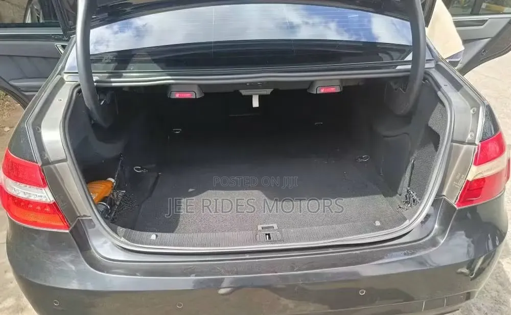 Mercedes-Benz E250 2011 Black