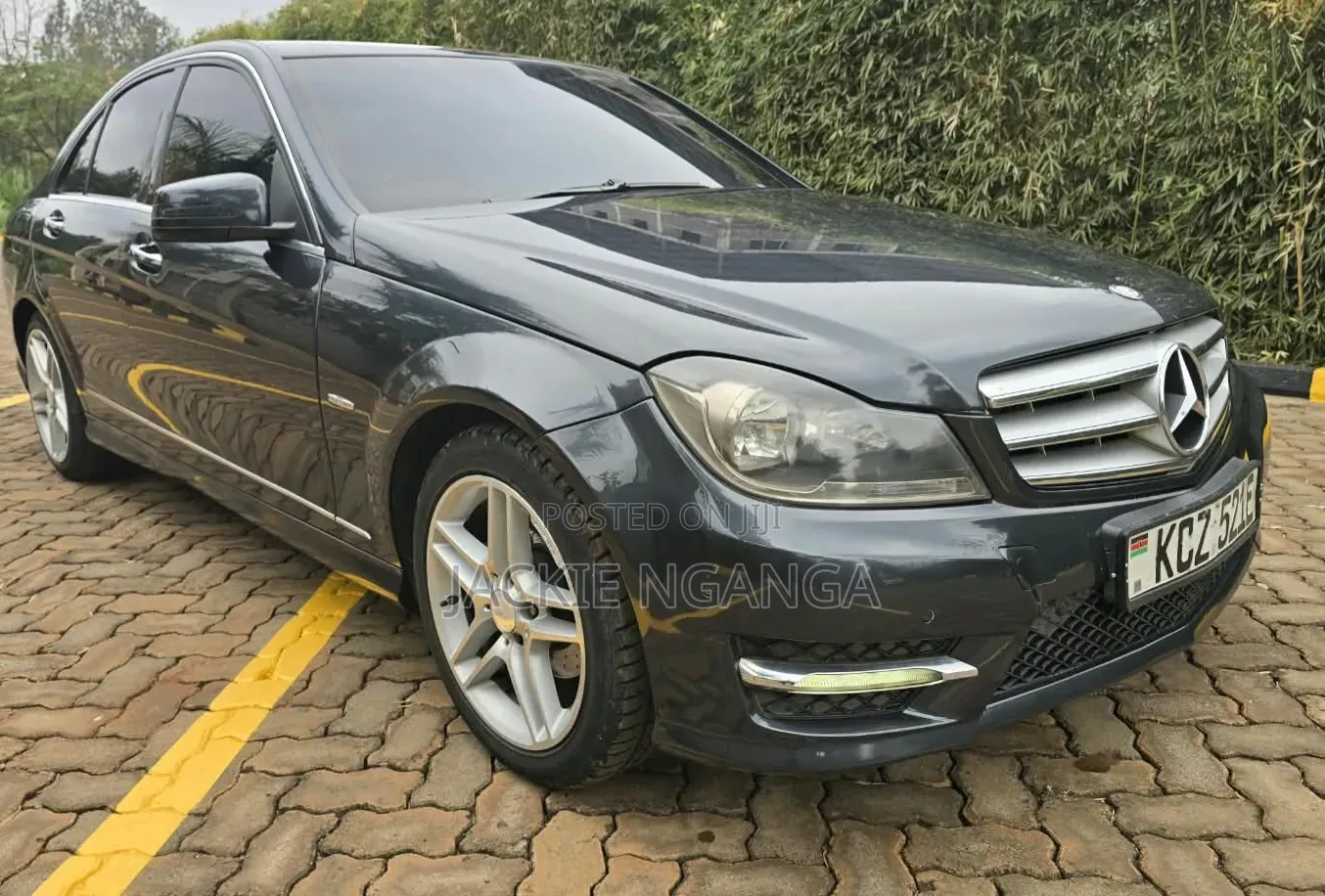 Mercedes-Benz C250 2013 Blue