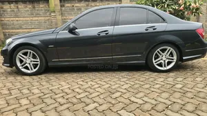 Mercedes-Benz C250 2013 Blue