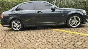 Mercedes-Benz C250 2013 Blue