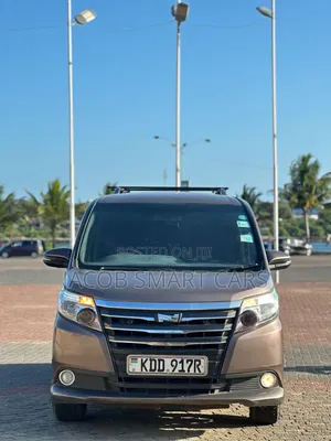 Toyota Noah 2014 Gray
