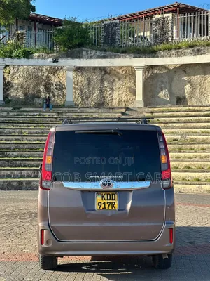 Toyota Noah 2014 Gray