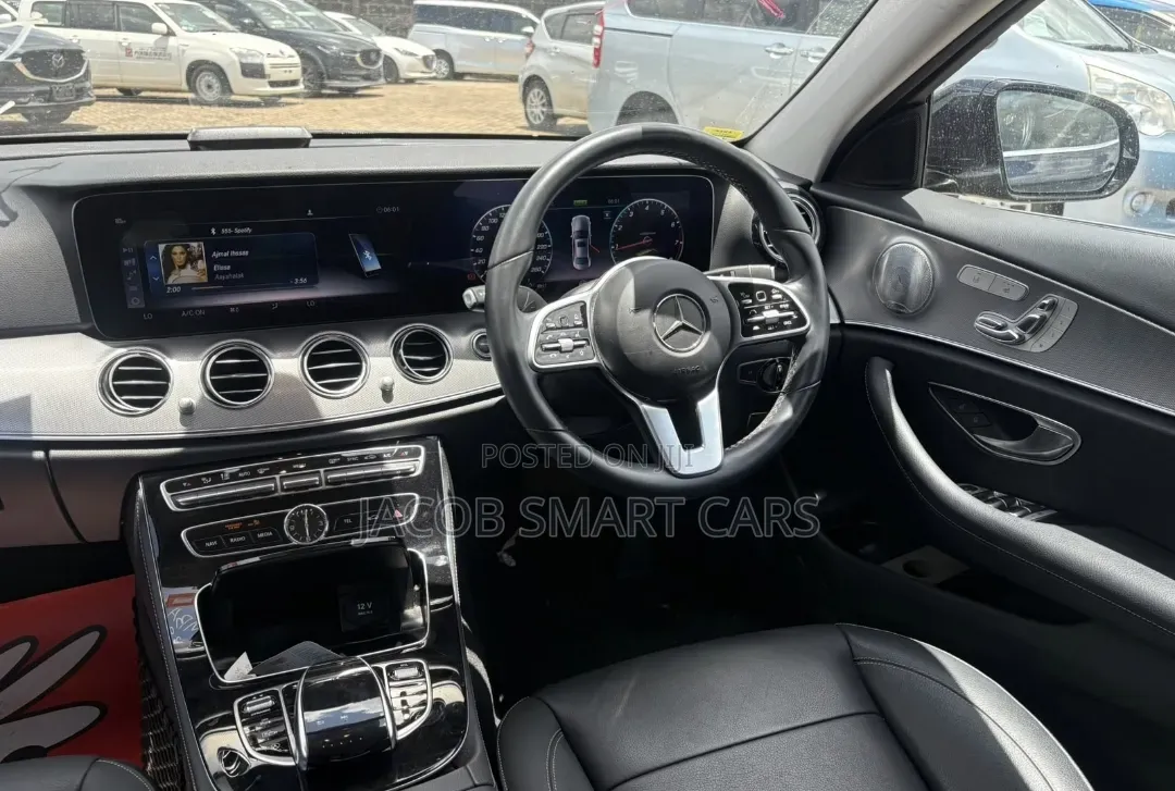 Mercedes-Benz E200 2019 Black