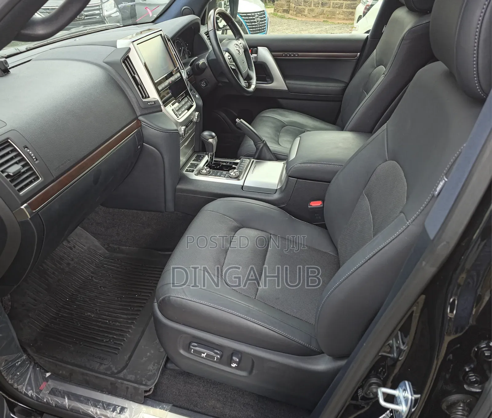 Toyota Land Cruiser 4.6 V8 ZX 2019 Black