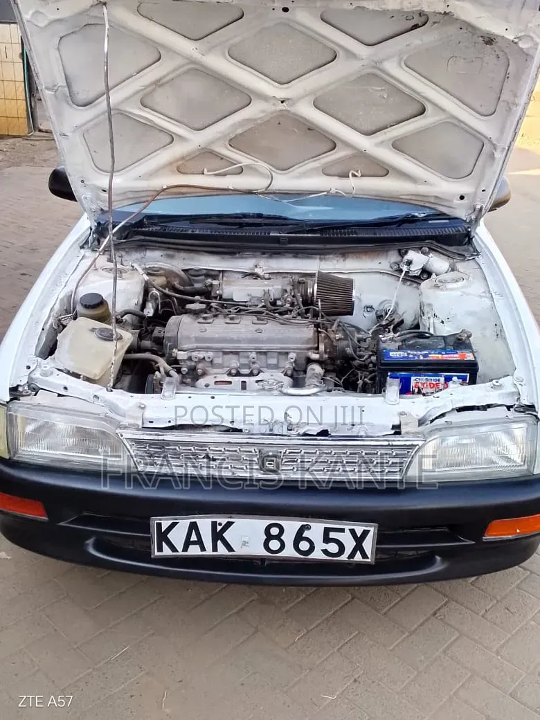 Toyota Corolla 2002 White