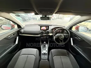 Audi Q2 2020 Orange