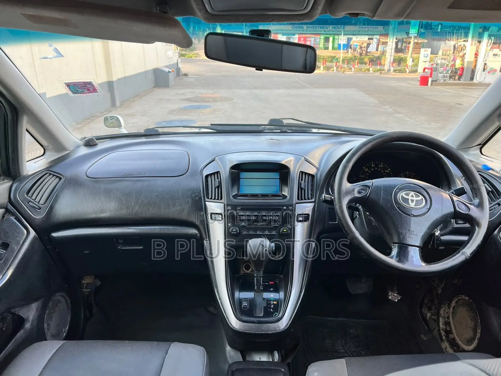 Toyota Harrier 2005 White