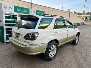 Toyota Harrier 2005 White