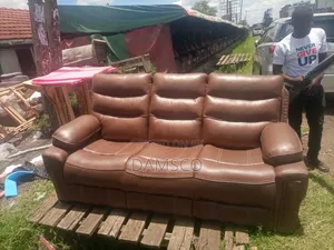 Sem-Recliner Sofa Set