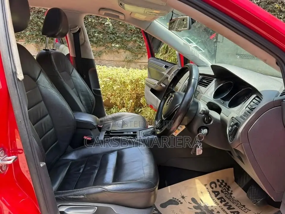 Volkswagen Golf 2015 Red