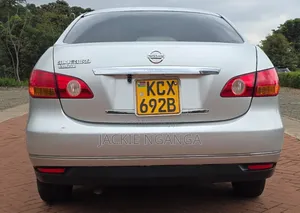 Nissan Bluebird 2012 Silver