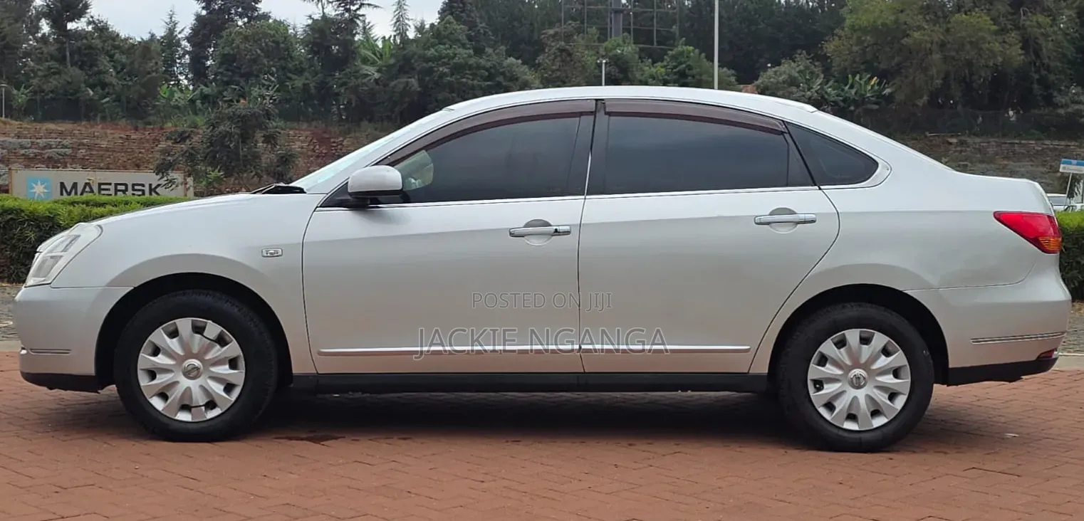 Nissan Bluebird 2012 Silver