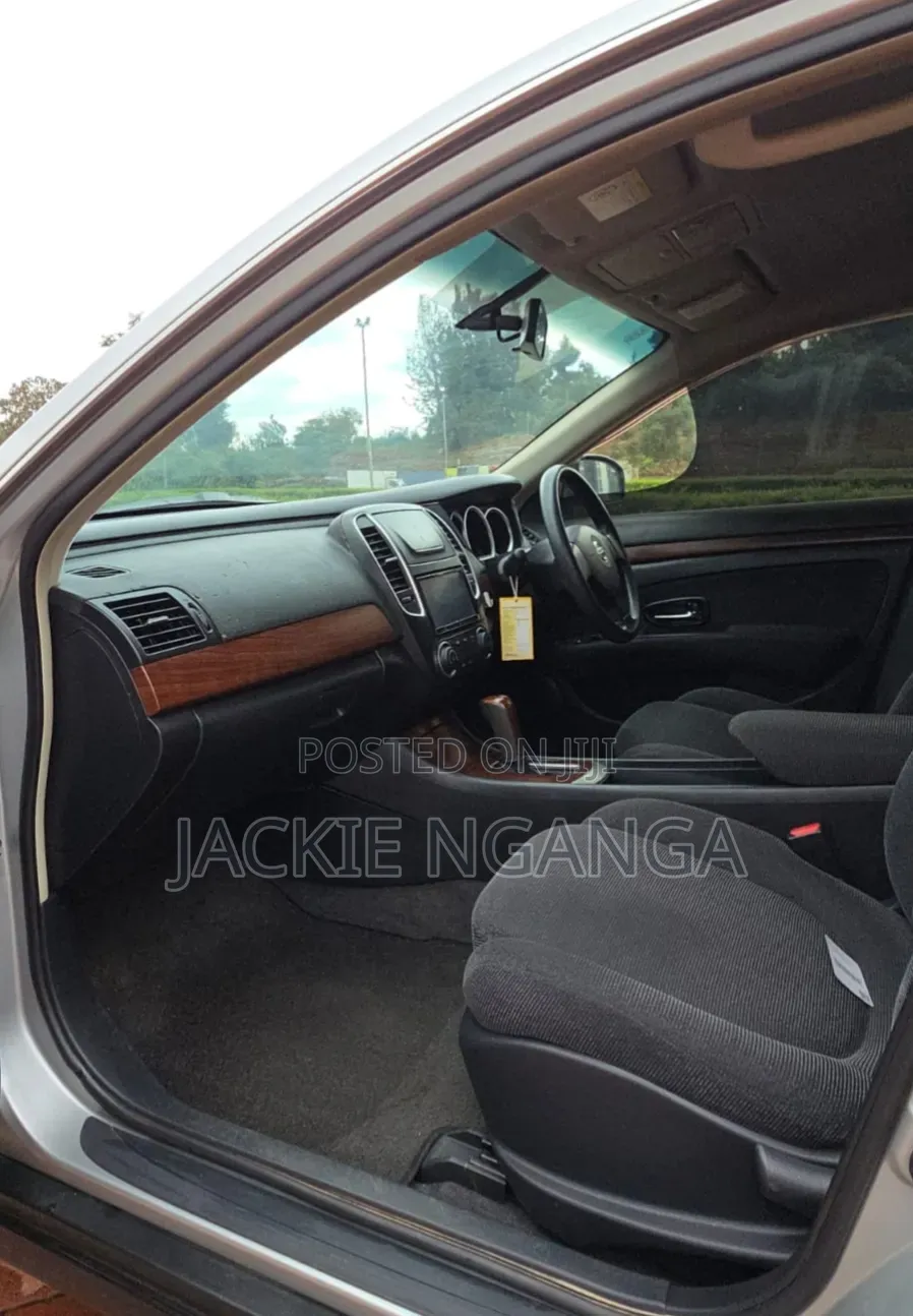 Nissan Bluebird 2012 Silver