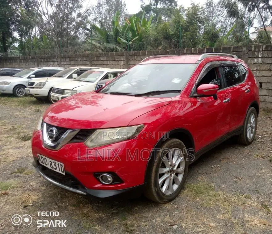 Nissan X-Trail 2.0 Petrol AWD 2014 Red