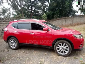 Nissan X-Trail 2.0 Petrol AWD 2014 Red
