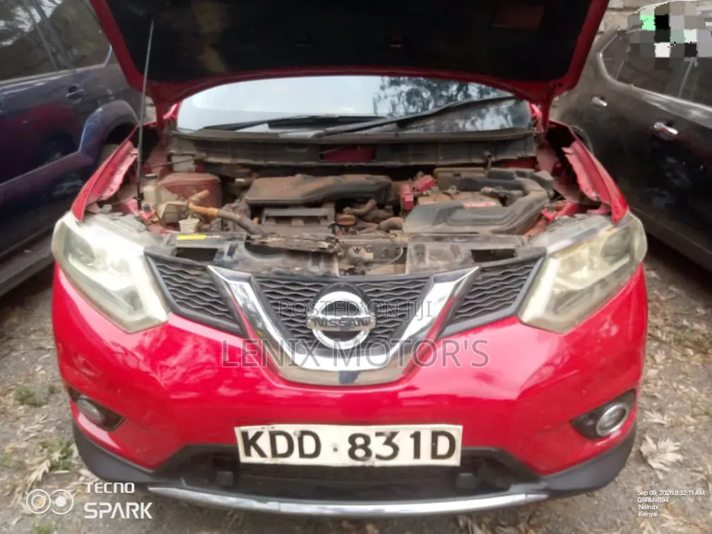 Nissan X-Trail 2.0 Petrol AWD 2014 Red