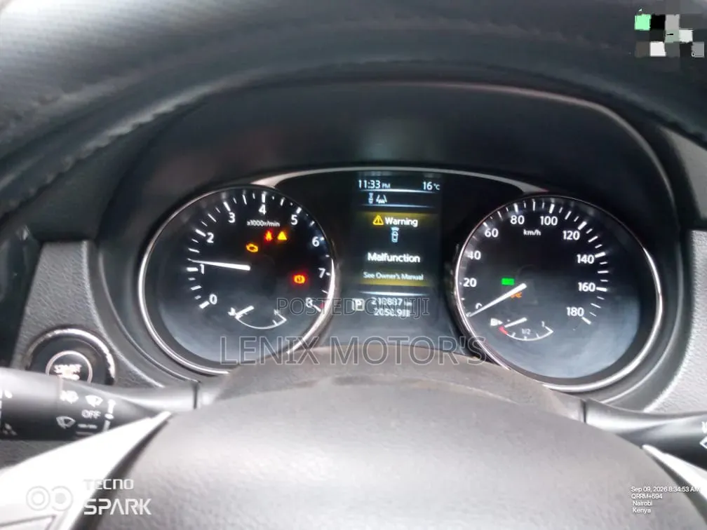Nissan X-Trail 2.0 Petrol AWD 2014 Red