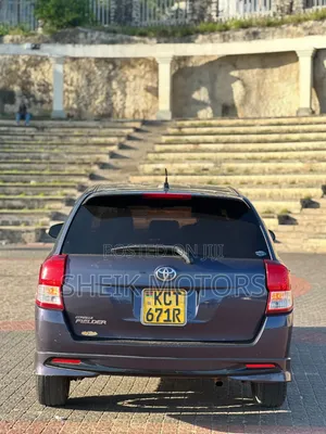 Toyota Corolla Fielder 2011