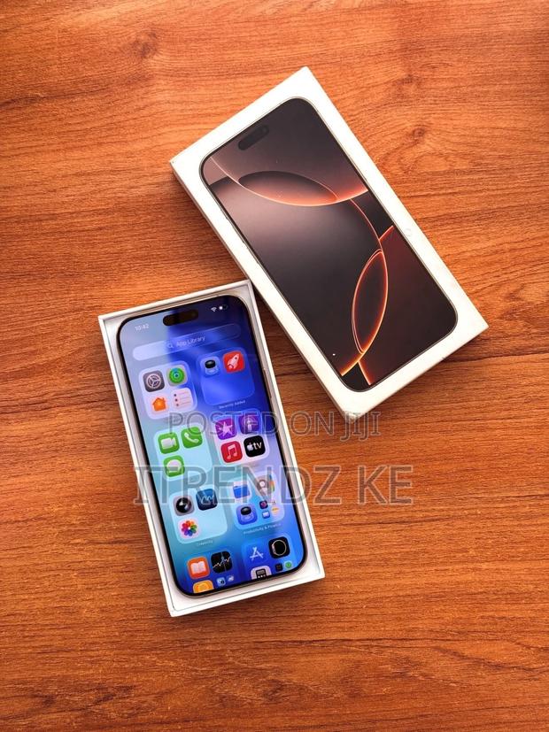 Apple iPhone 16 Pro Max 256 GB Gold - thumbnail 2