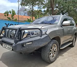 Toyota Land Cruiser Prado KAKADU 2011 Gray