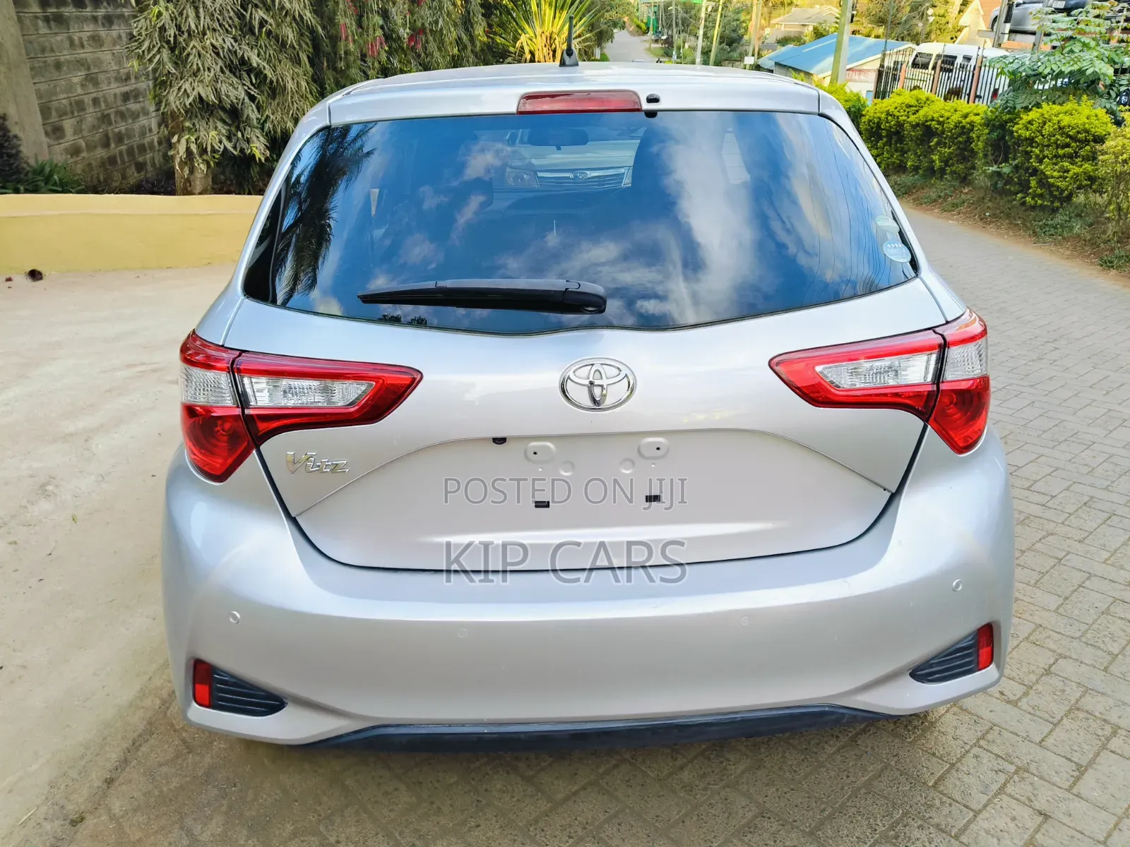 Toyota Vitz 1.3 FWD 5dr 2019 Silver