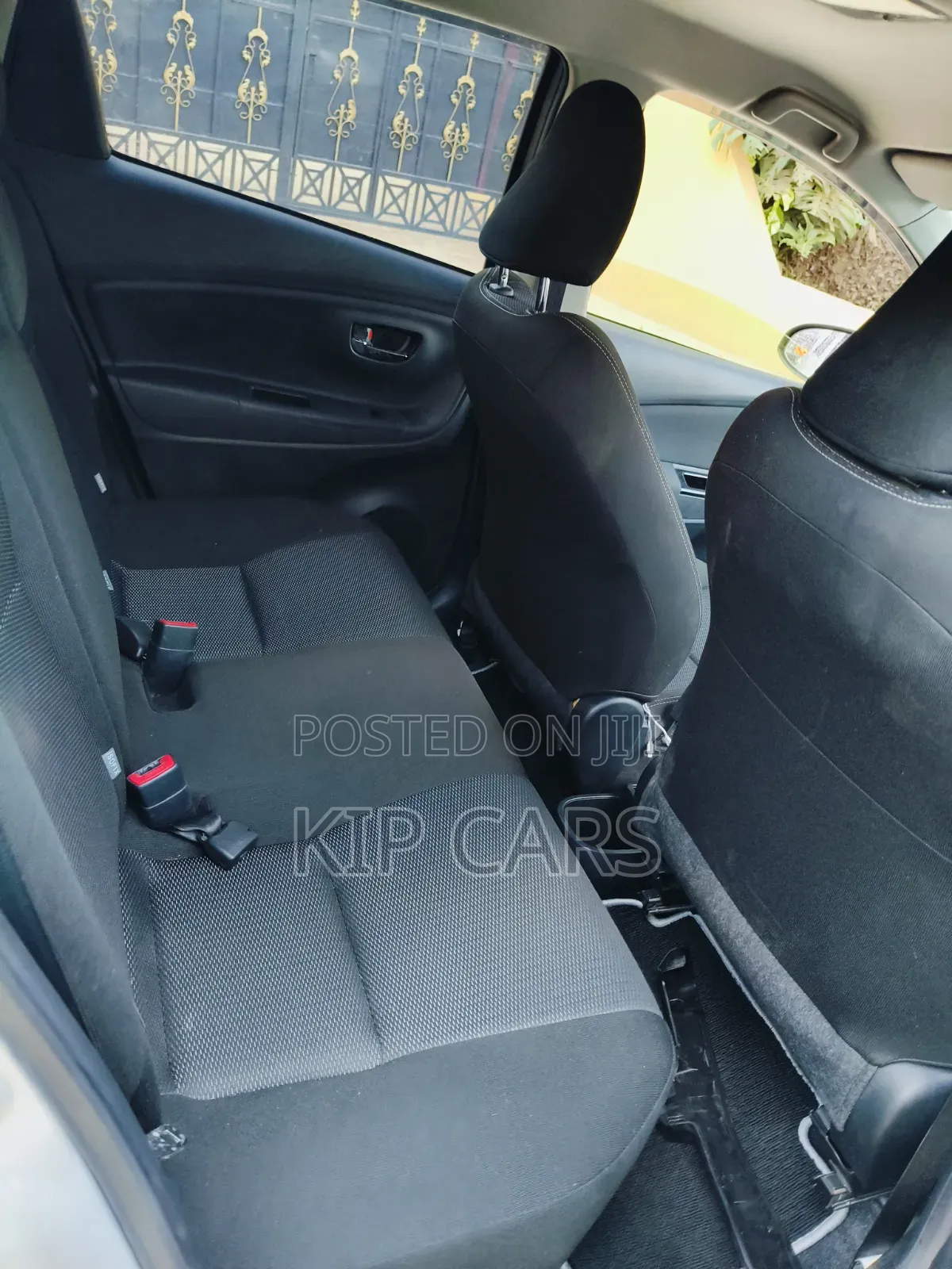 Toyota Vitz 1.3 FWD 5dr 2019 Silver