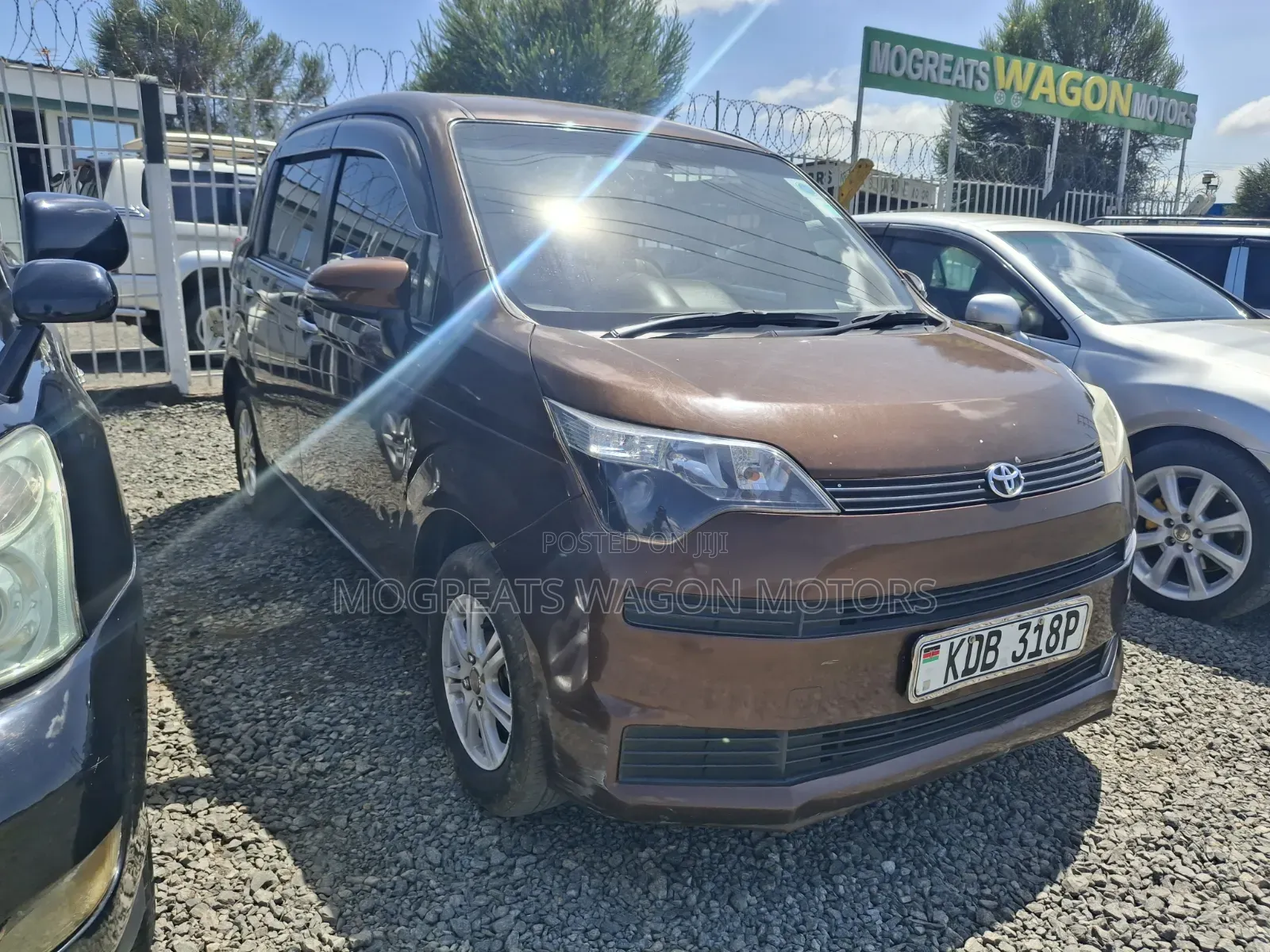 Toyota Spade 2014 Brown