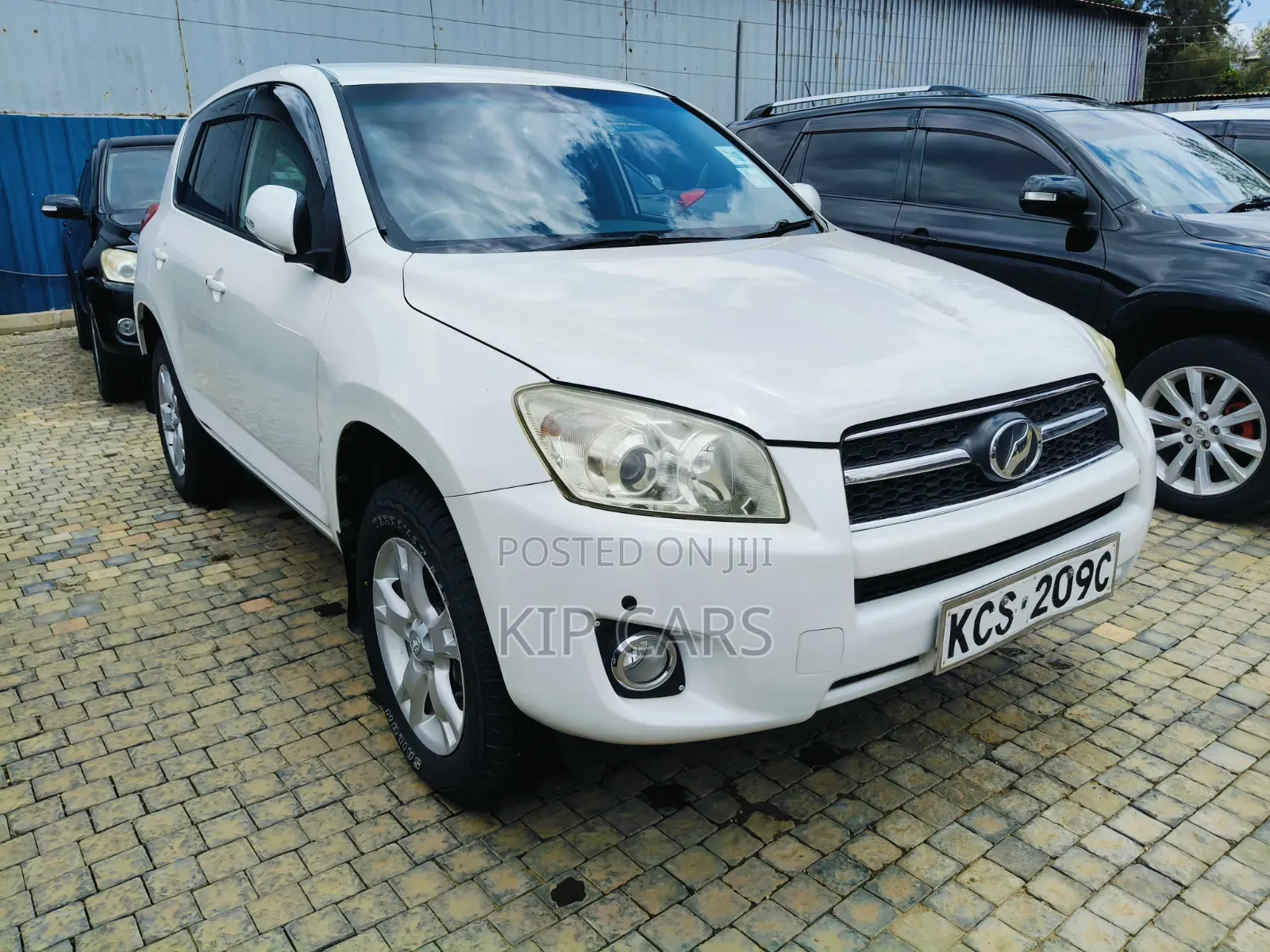 Toyota RAV4 2.5 2011 White