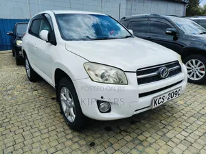 Toyota RAV4 2.5 2011 White