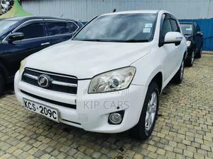 Toyota RAV4 2.5 2011 White