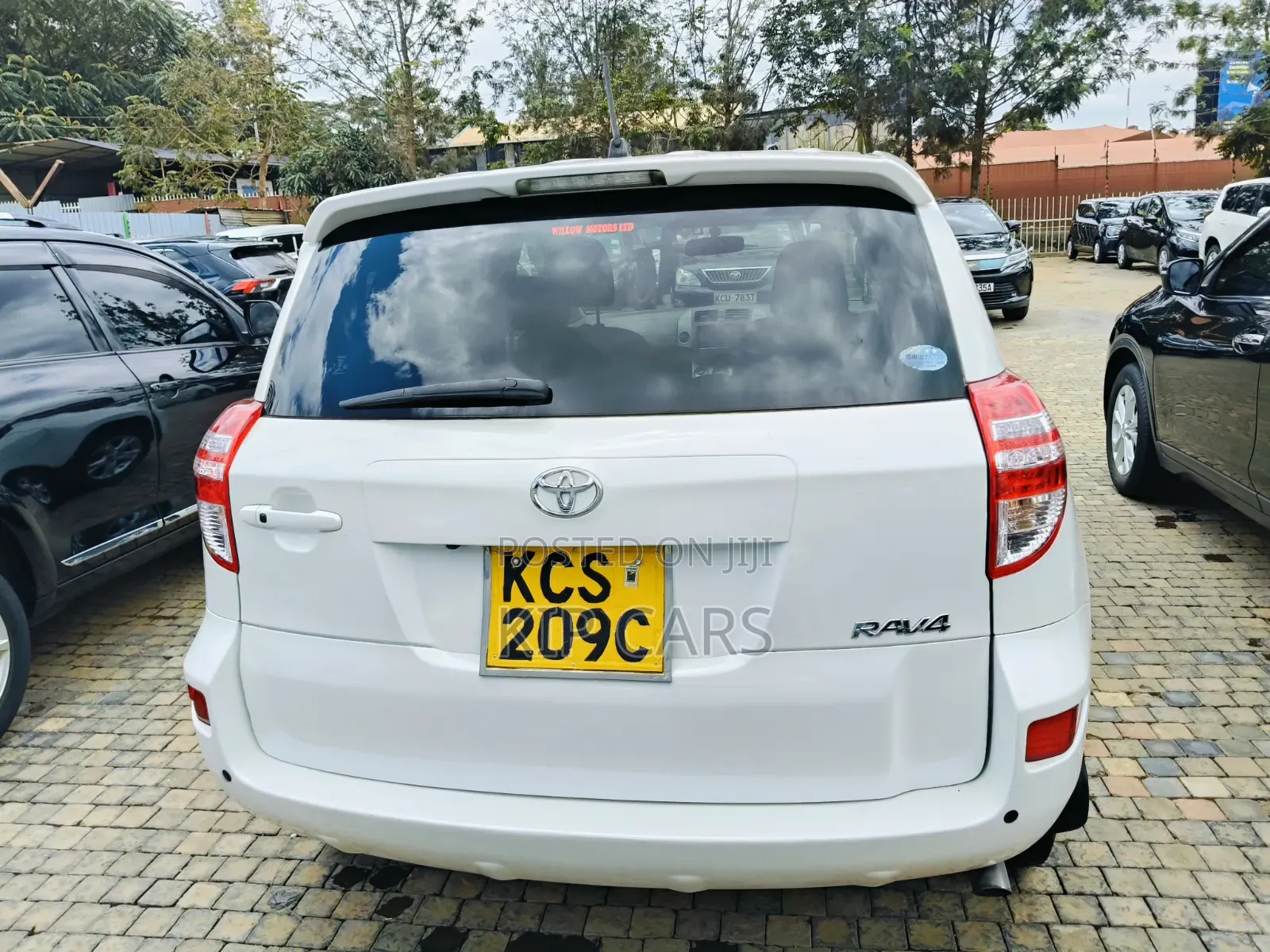 Toyota RAV4 2.5 2011 White