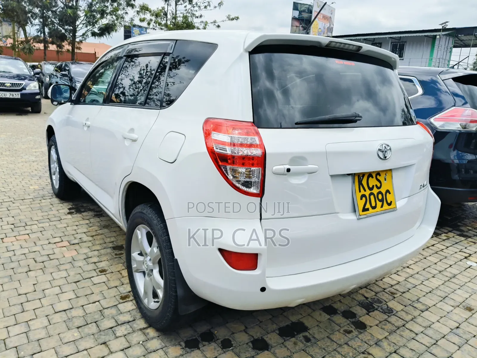 Toyota RAV4 2.5 2011 White