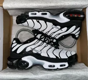 Nike Air Max TN “ Hypebae OreO”
Sneakers