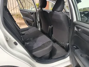 Toyota Corolla Fielder 1.5 Hybrid FWD 2019 White